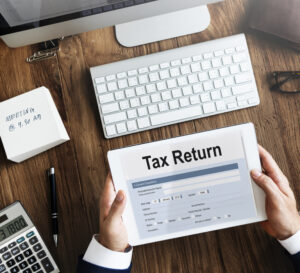 Tax return prep outsourcing | Image by FREEPIK