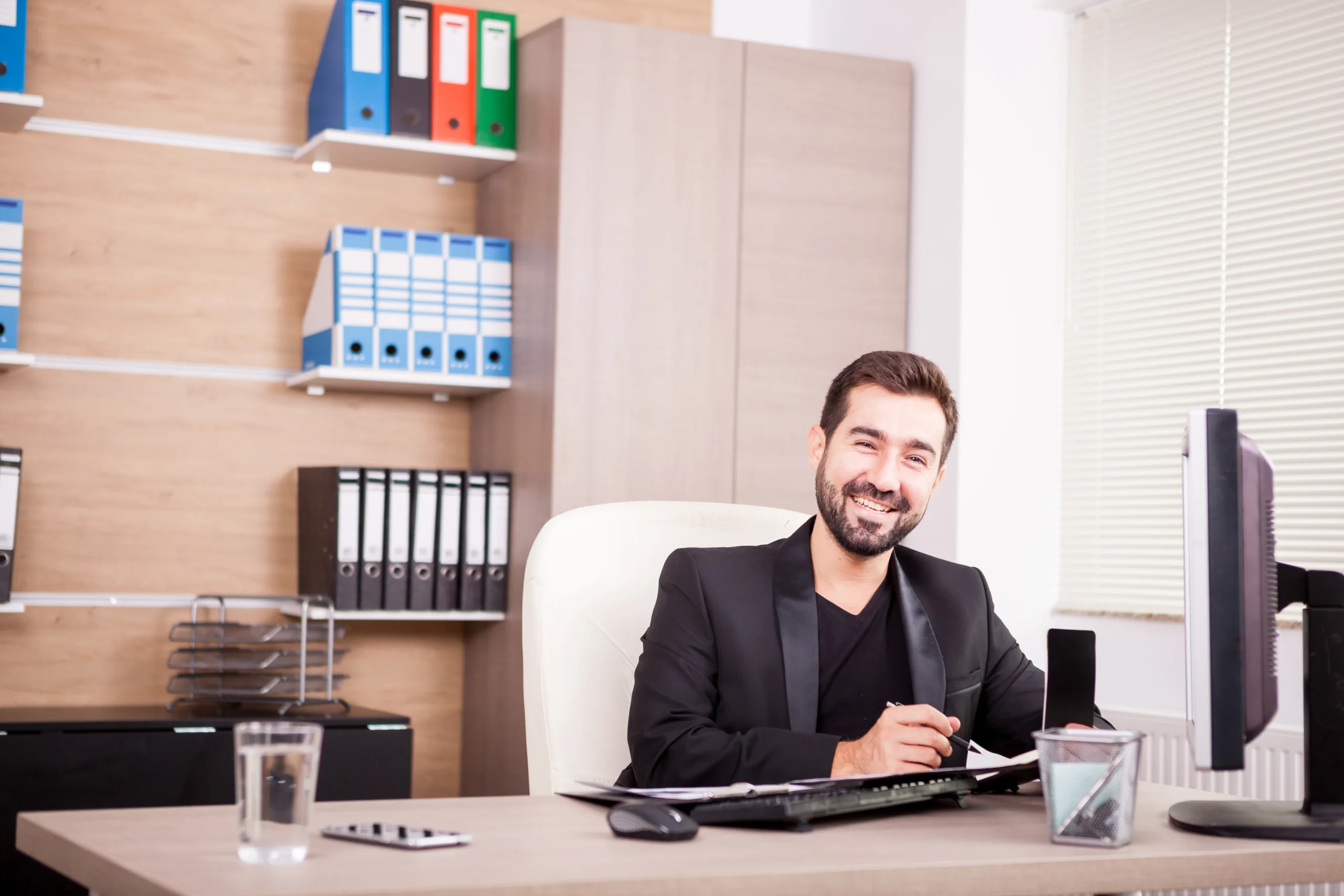 accounting outsourcing | Image by Freepik